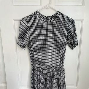 Gingham High neck dress!